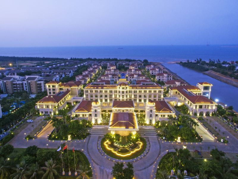 紅燕堂酒店室外泳池加熱及中水回用